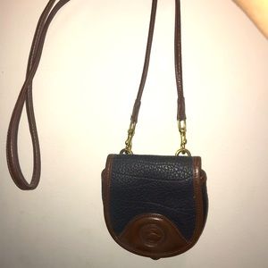 Small Dooney and Burke crossbody/belt bag.